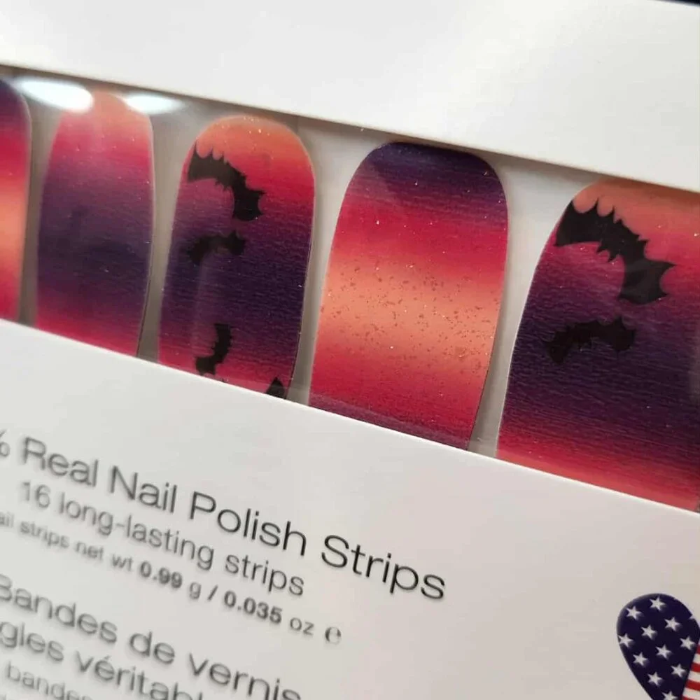 Color Street Halloween Nail Set- Bat to the Bone